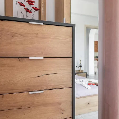 Alkyonis Visus House Triovasálos